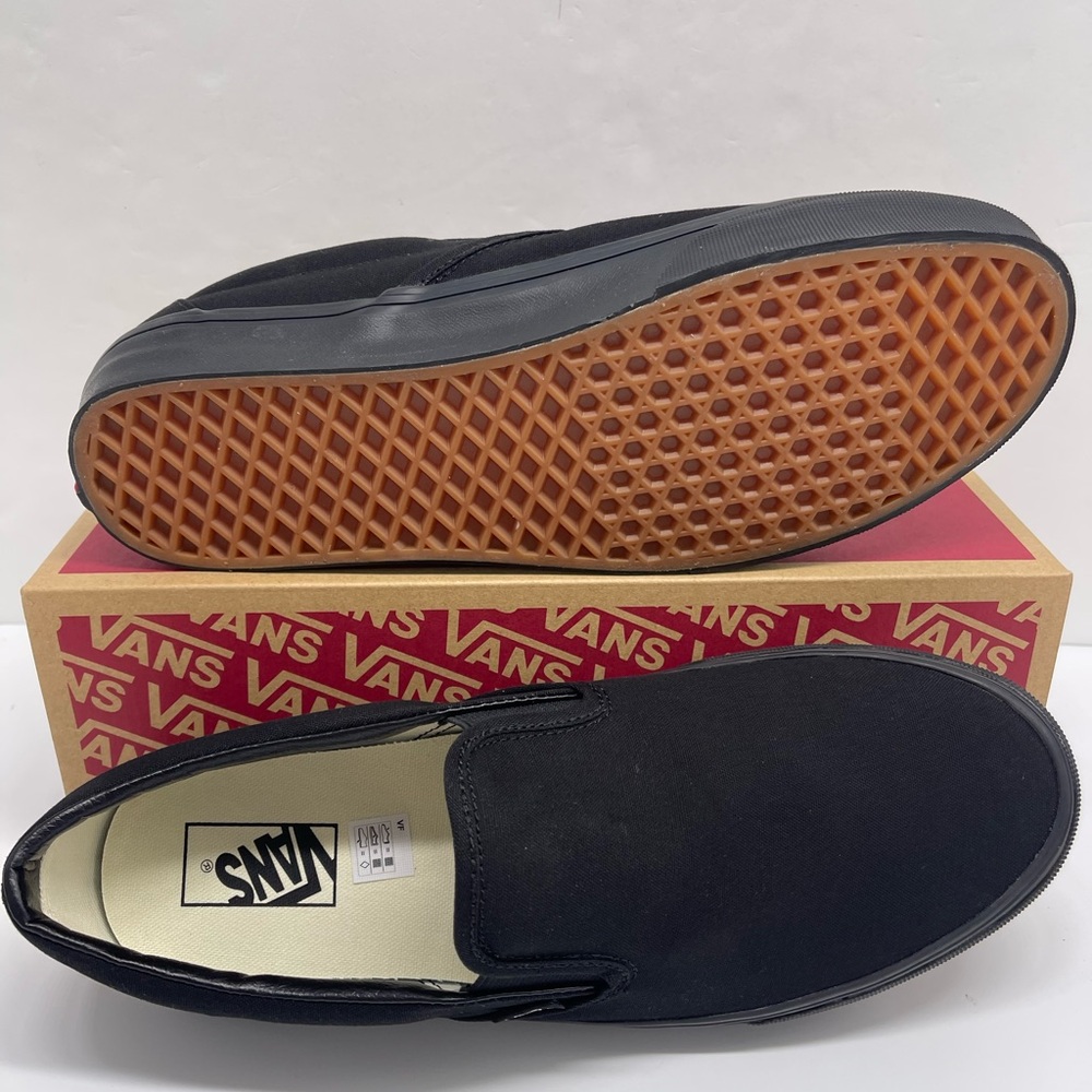 Vans WMNS Classic Black Slip-On Sneakers
Black/Black
VN000EYEBKA - Picture 14 of 16